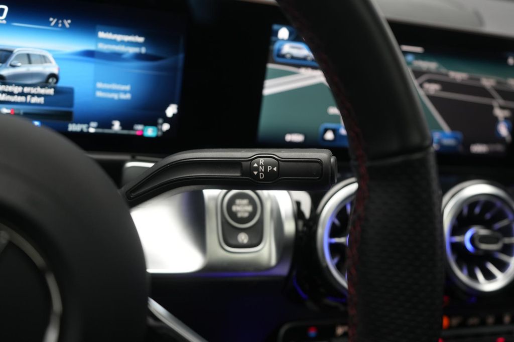 Mercedes-Benz GLB 220 2025