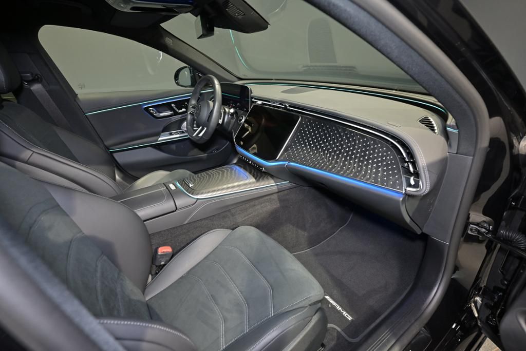 Mercedes-Benz E 300 2025