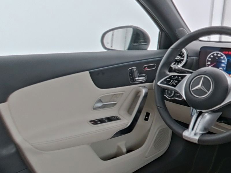 Mercedes-Benz A 250 2025