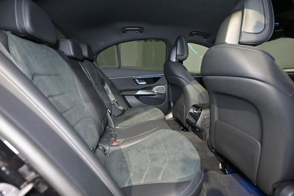 Mercedes-Benz E 300 2025