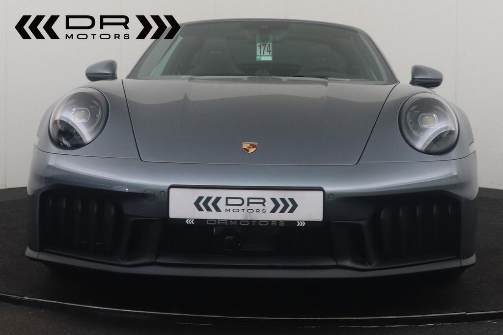 Porsche 992 2025