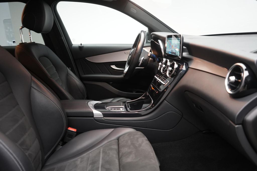 Mercedes-Benz GLC 300 2022