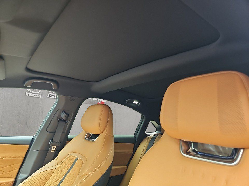 Mazda 6e