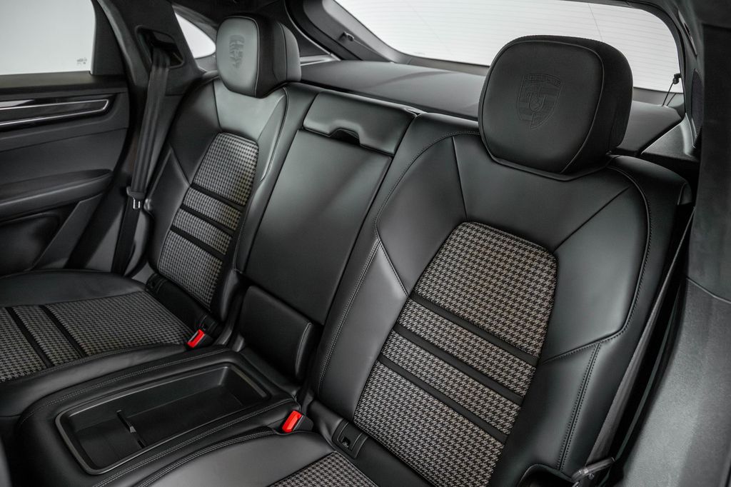 Porsche Cayenne 2022