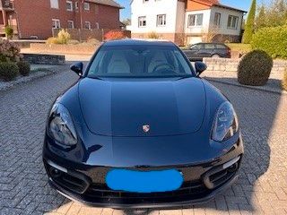 Porsche Panamera 2021