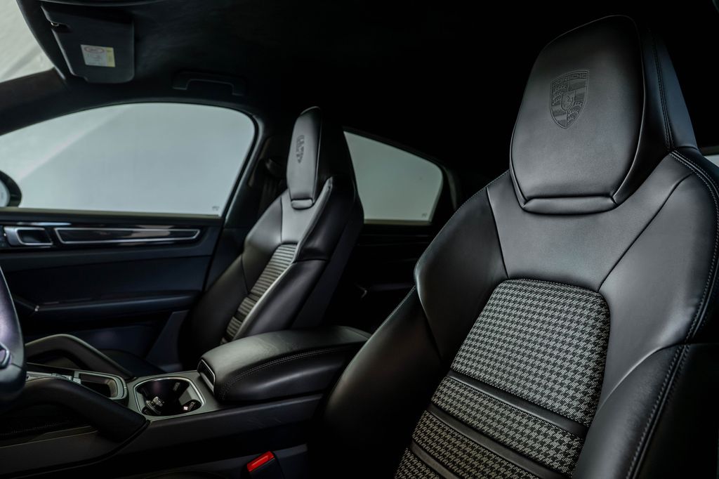 Porsche Cayenne 2022