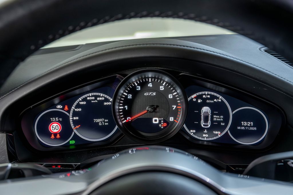 Porsche Cayenne 2022