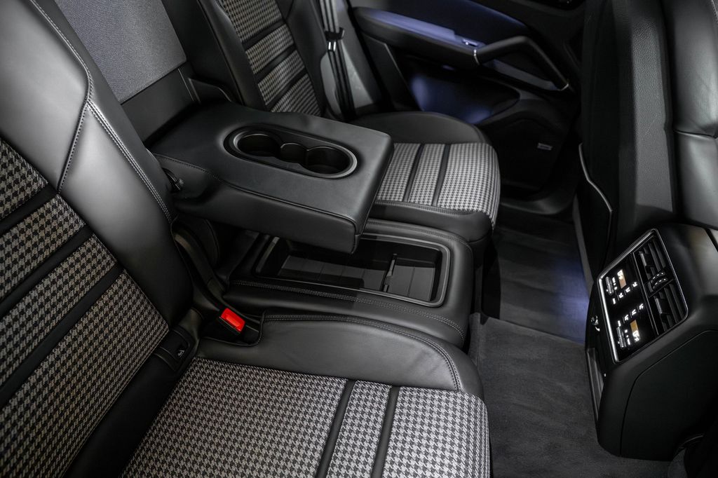 Porsche Cayenne 2022