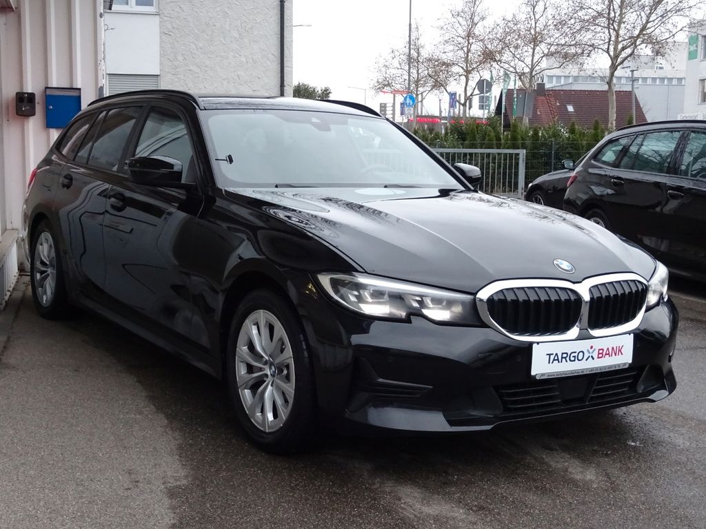 BMW 330 2022