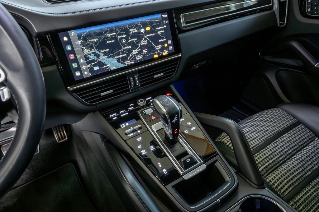 Porsche Cayenne 2022