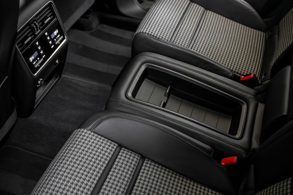 Porsche Cayenne 2022