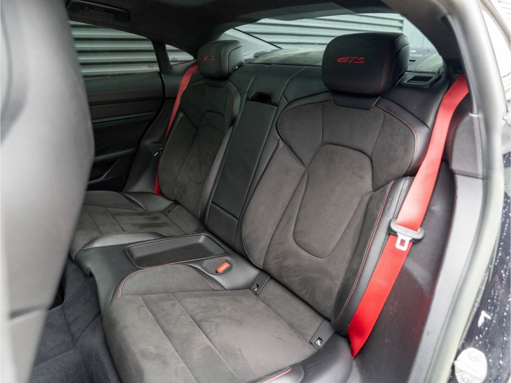 Porsche Taycan 2022