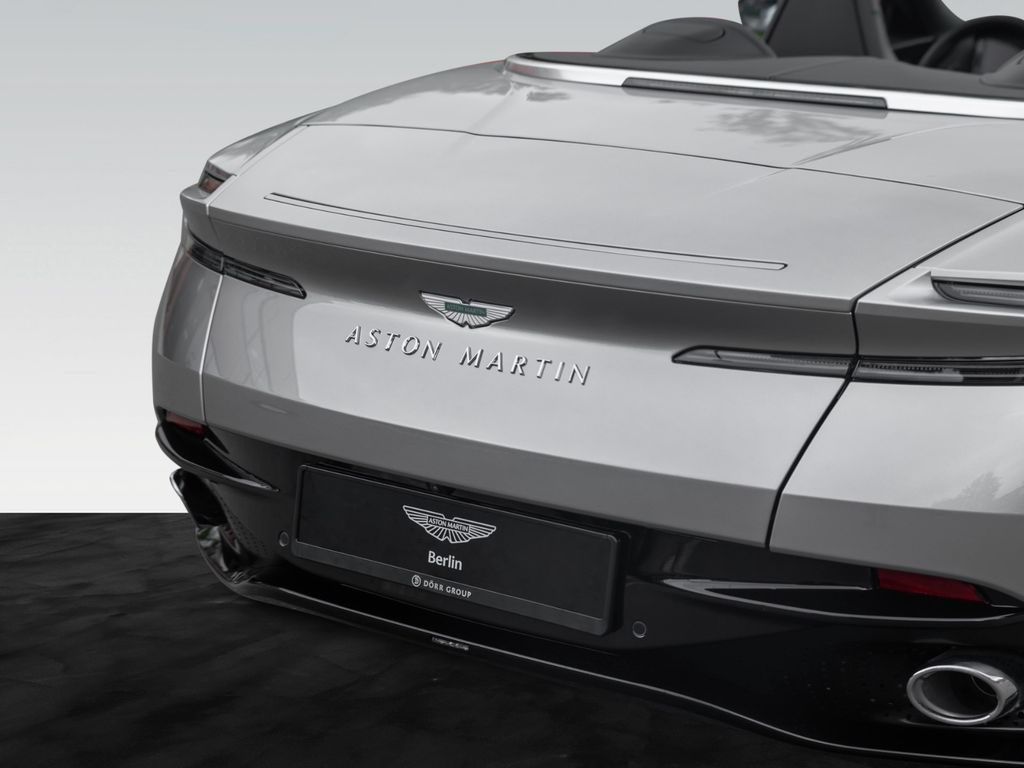 Aston Martin DB12
