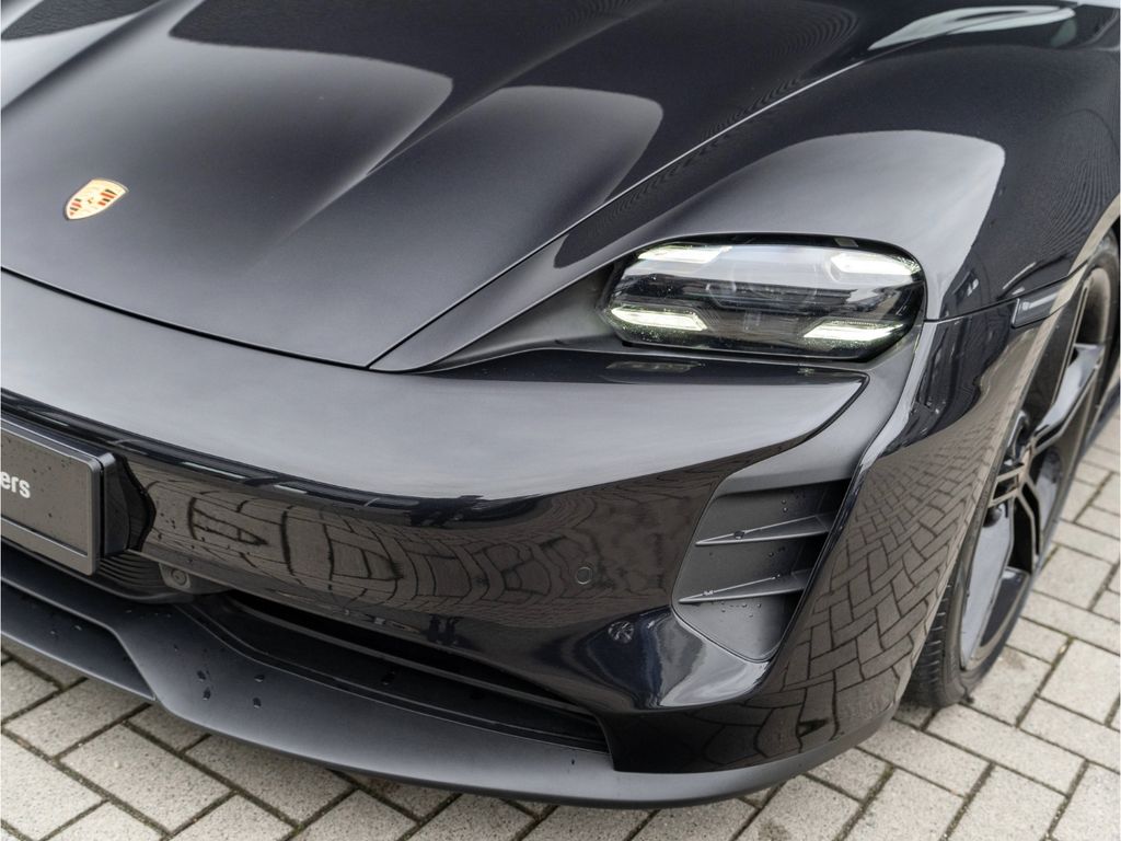 Porsche Taycan 2022