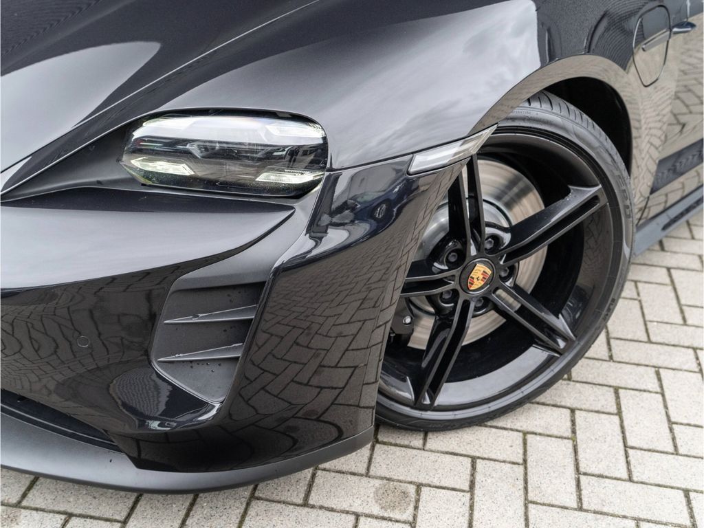 Porsche Taycan 2022