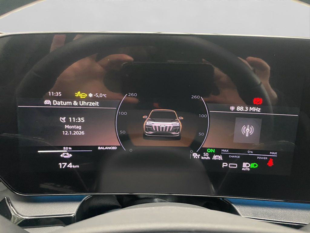 Audi Q6 e-tron 2025