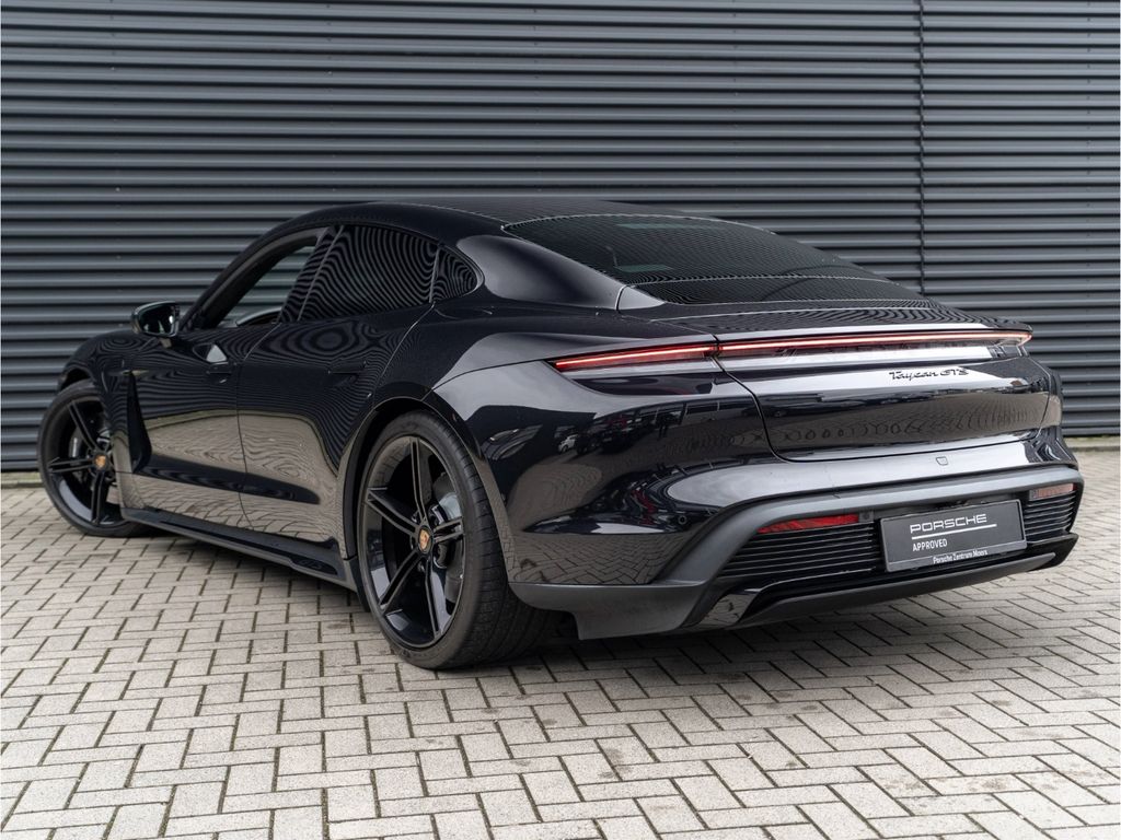 Porsche Taycan 2022