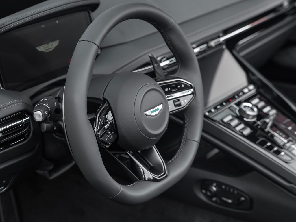 Aston Martin DB12