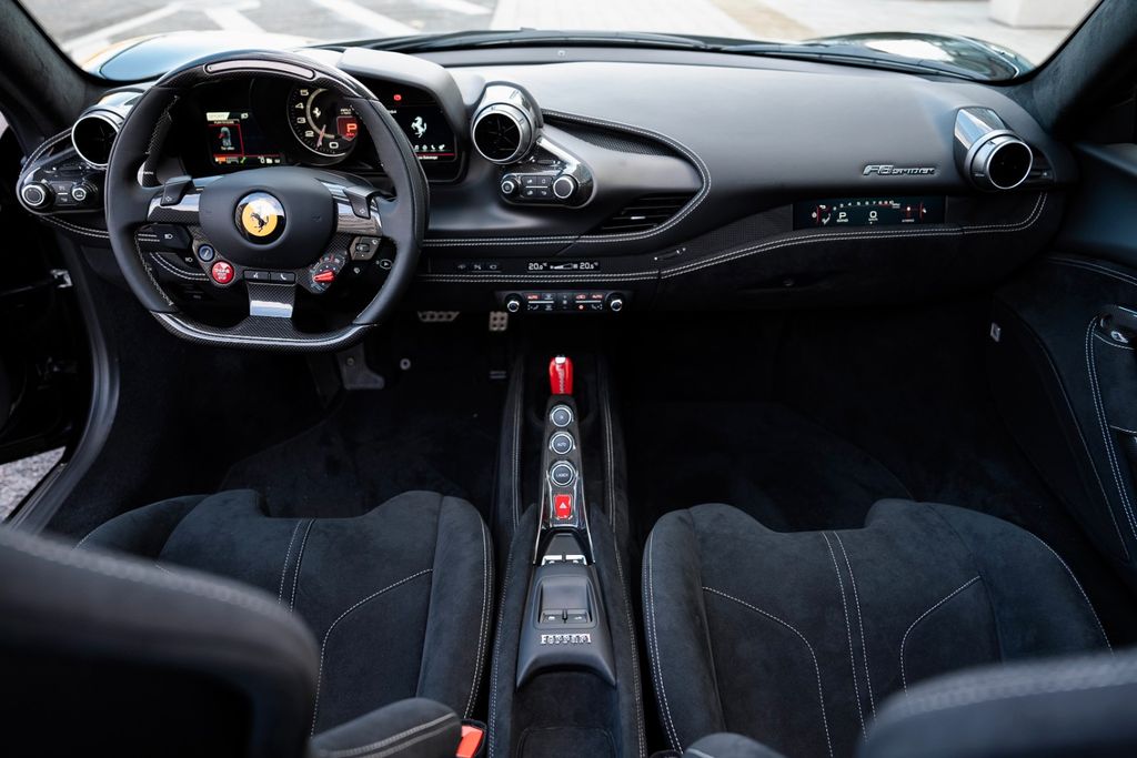 Ferrari F8 2023