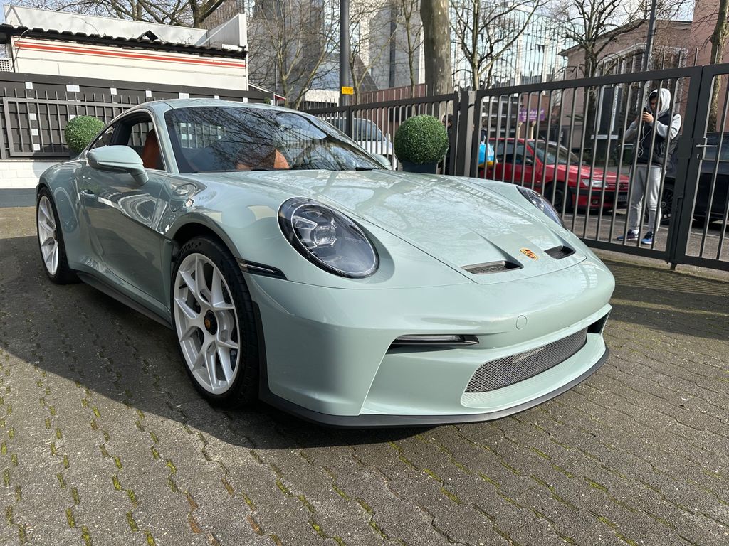Porsche 992 2025