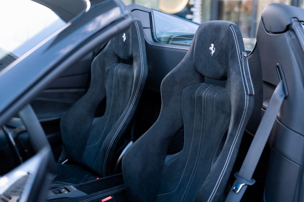 Ferrari F8 2023