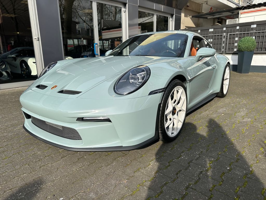 Porsche 992 2025