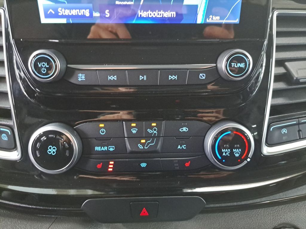 Ford Tourneo Custom 2021