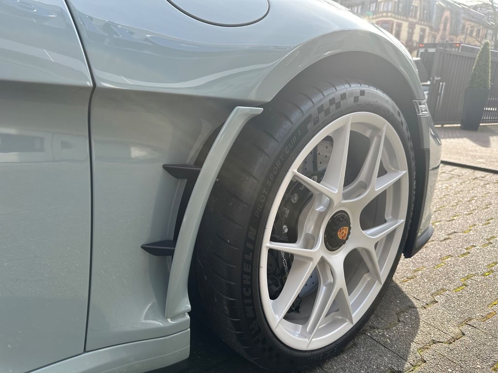 Porsche 992 2025