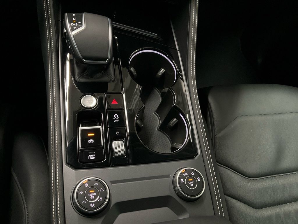 Volkswagen Touareg 2025