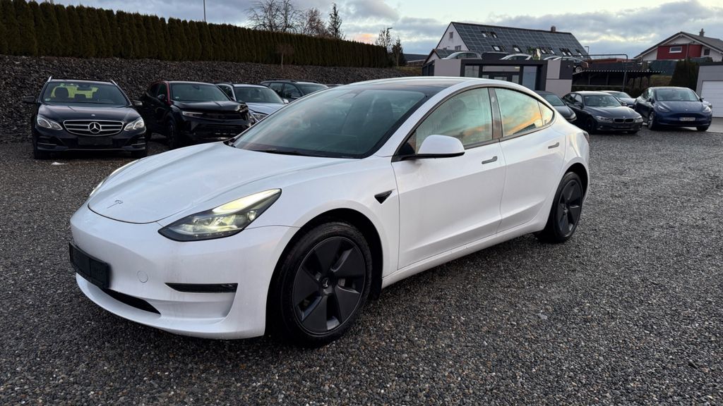 Tesla Model 3 2022