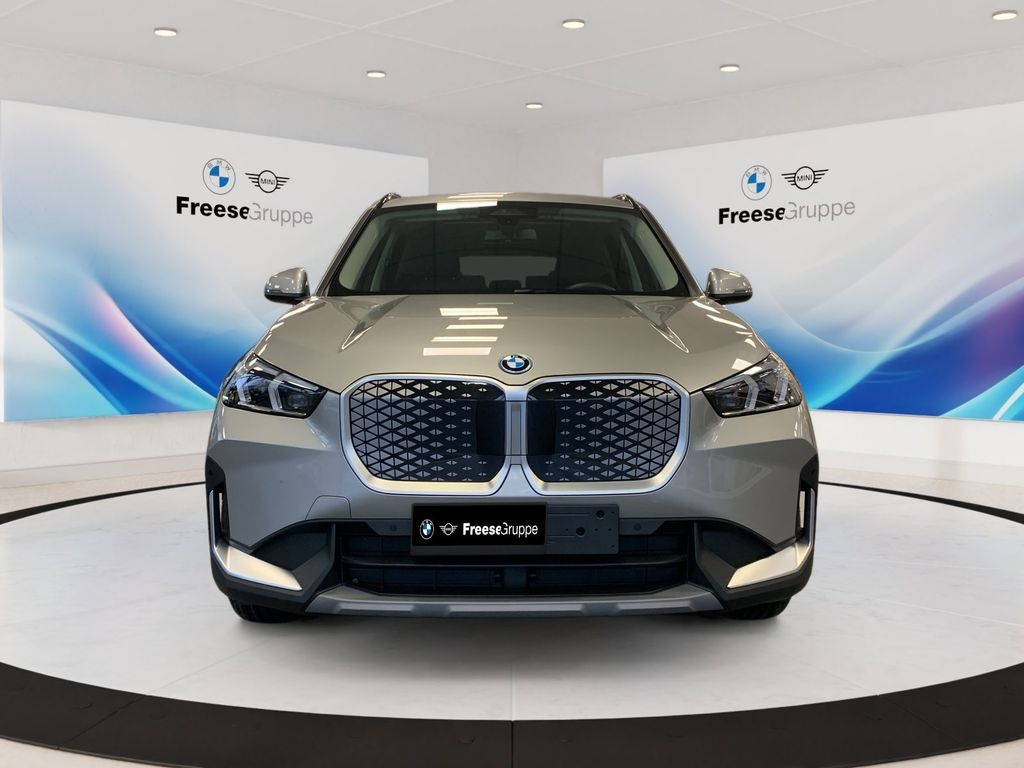 BMW iX1 2023