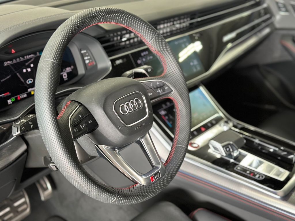 Audi RSQ8 2024