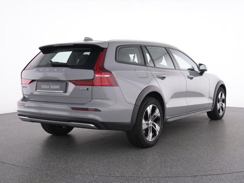 Volvo V60 Cross Country 2023