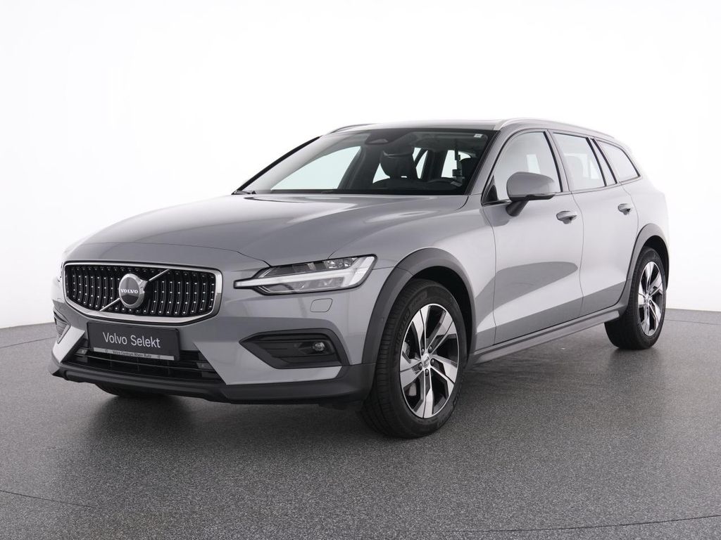Volvo V60 Cross Country 2023