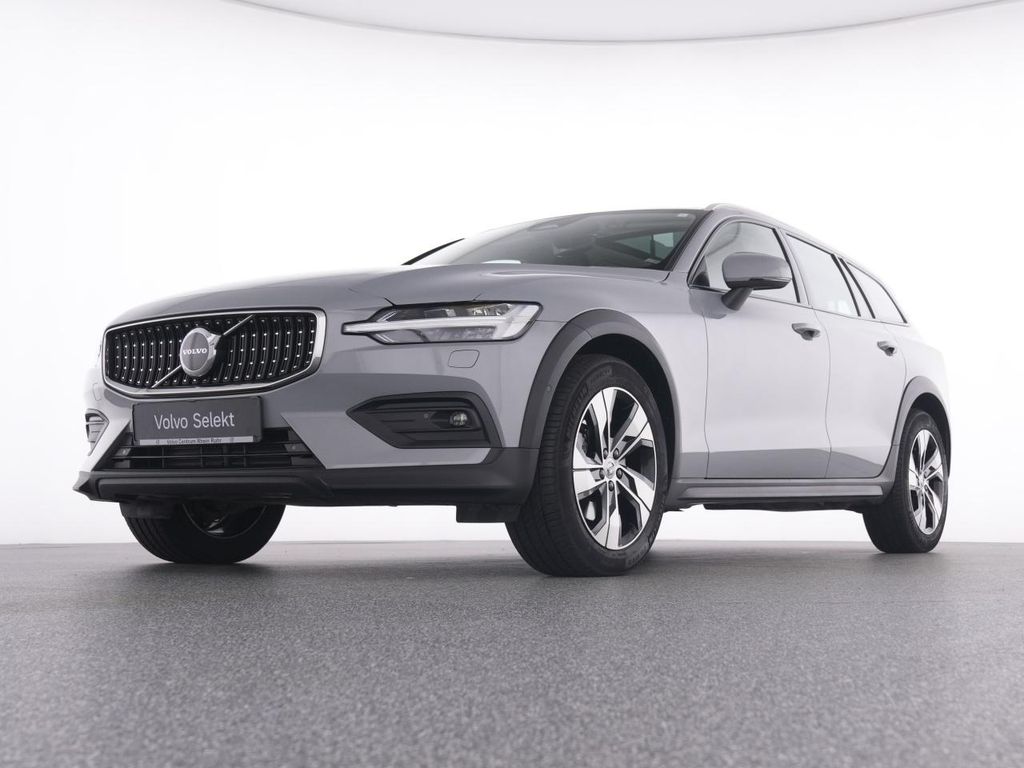 Volvo V60 Cross Country 2023