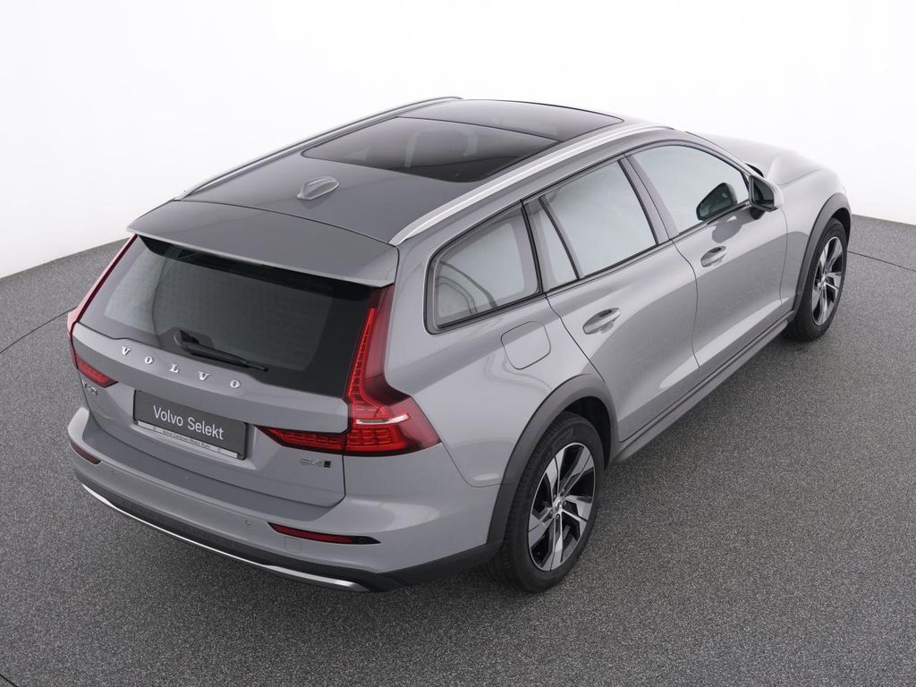 Volvo V60 Cross Country 2023