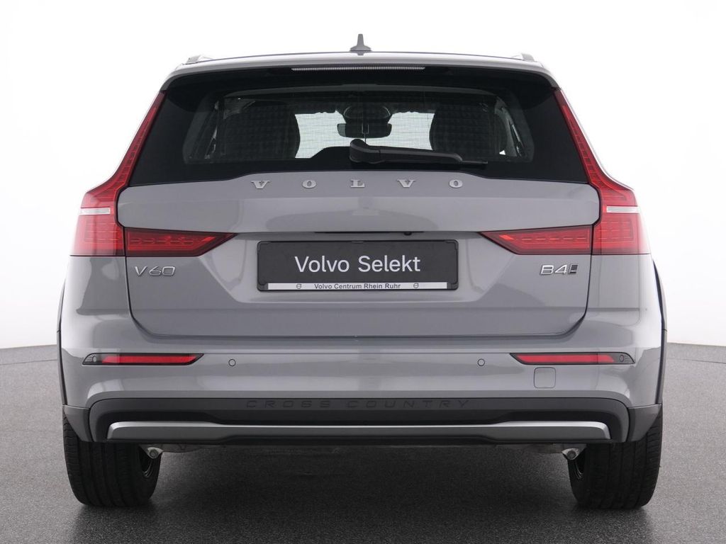Volvo V60 Cross Country 2023