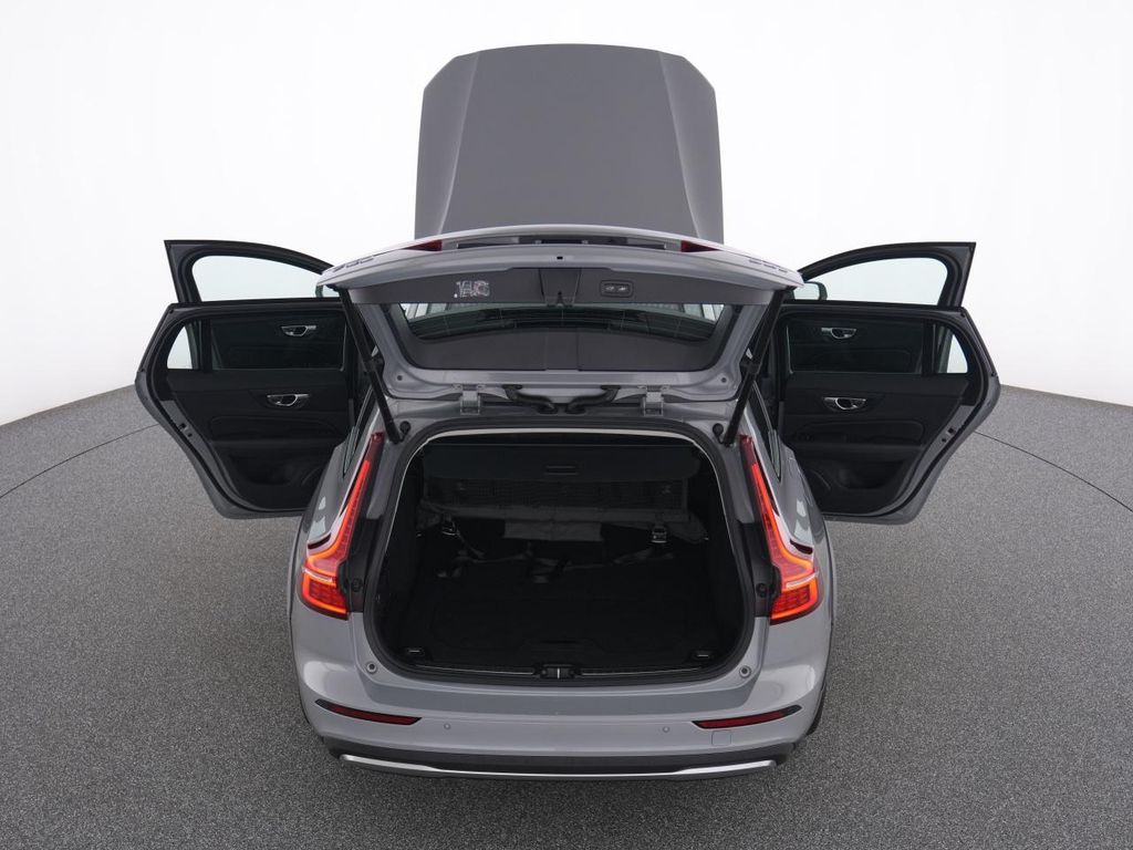 Volvo V60 Cross Country 2023