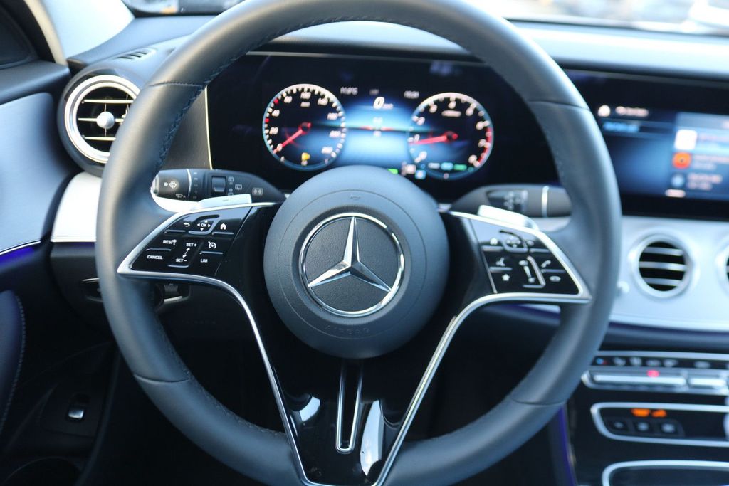 Mercedes-Benz E 200 2025