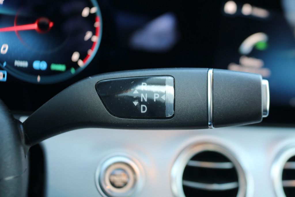 Mercedes-Benz E 200 2025