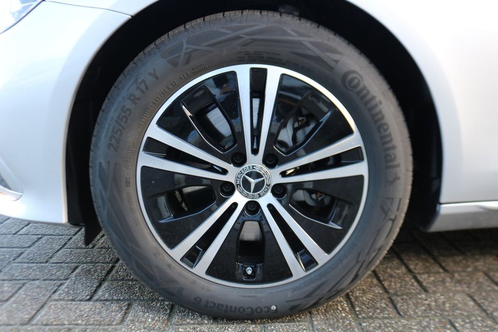 Mercedes-Benz E 200 2025