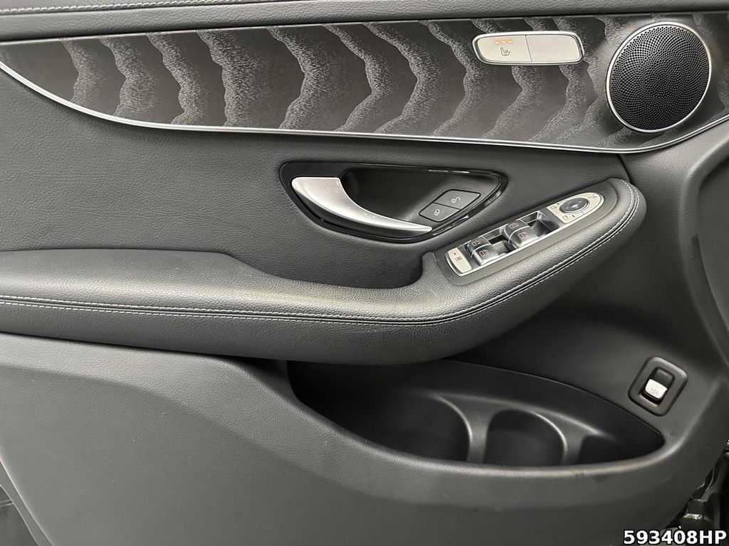 Mercedes-Benz GLC 300 2021