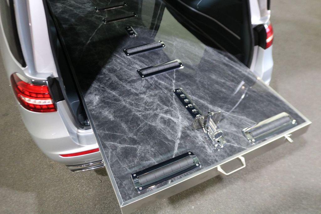 Mercedes-Benz E 200 2025