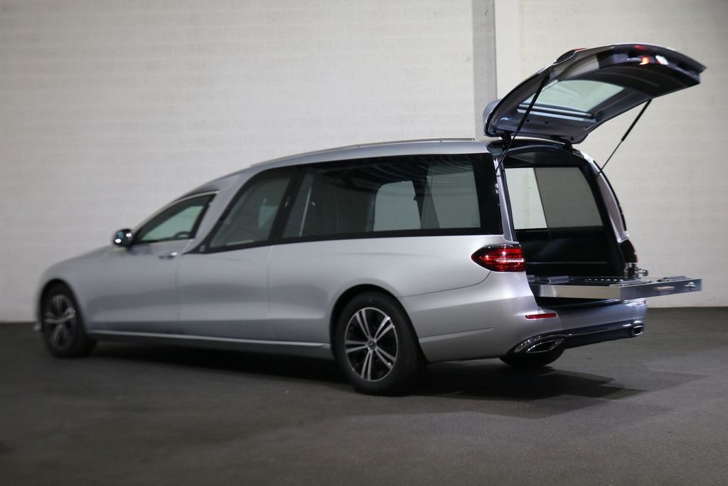 Mercedes-Benz E 200 2025