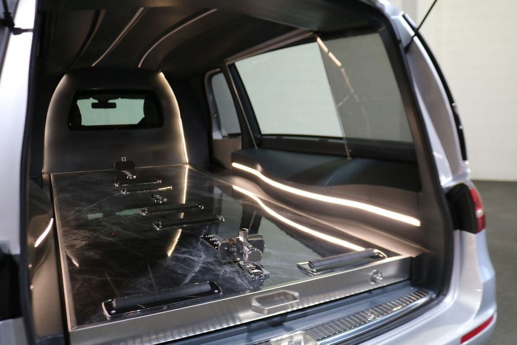 Mercedes-Benz E 200 2025