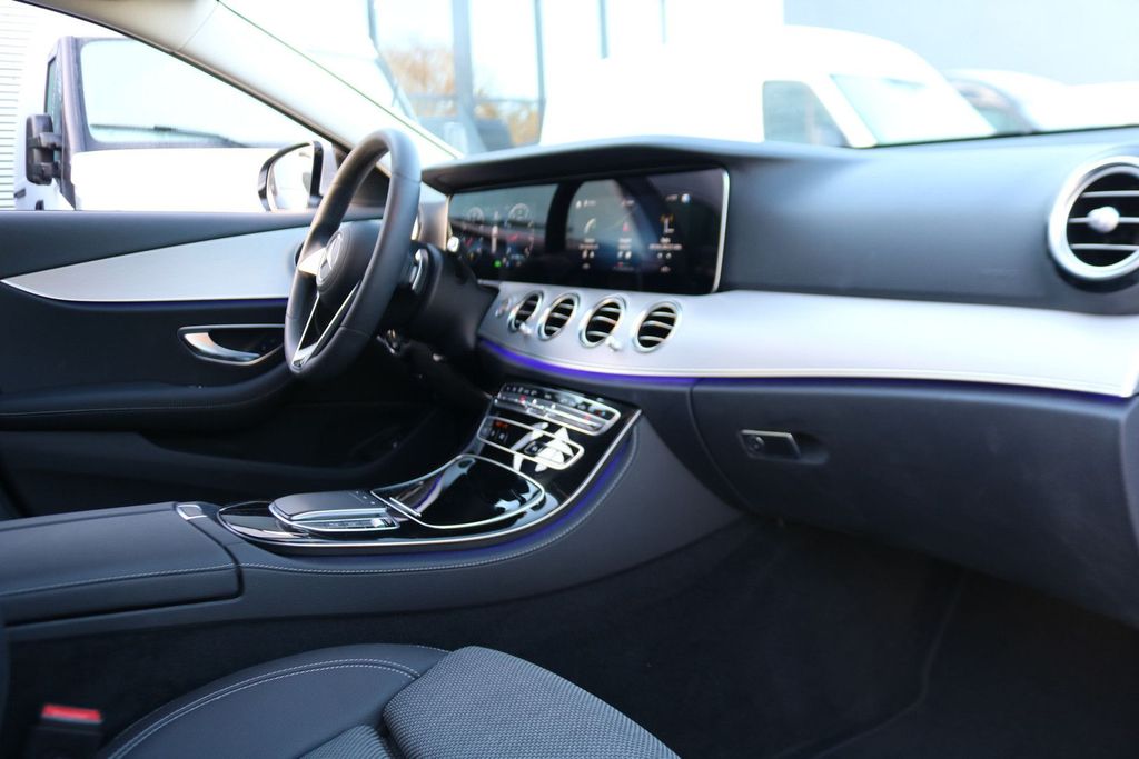 Mercedes-Benz E 200 2025