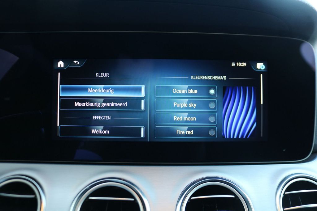 Mercedes-Benz E 200 2025