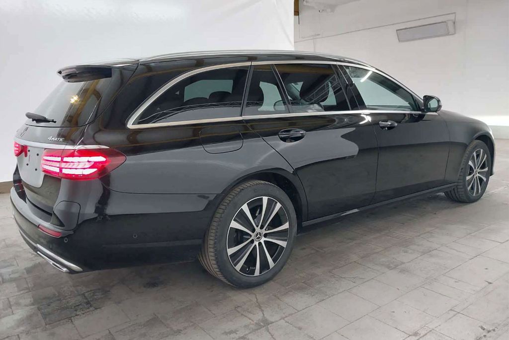 Mercedes-Benz E 300 2021