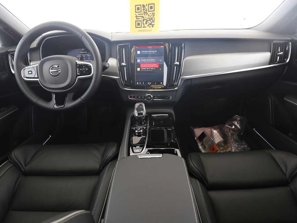 Volvo V90 2025