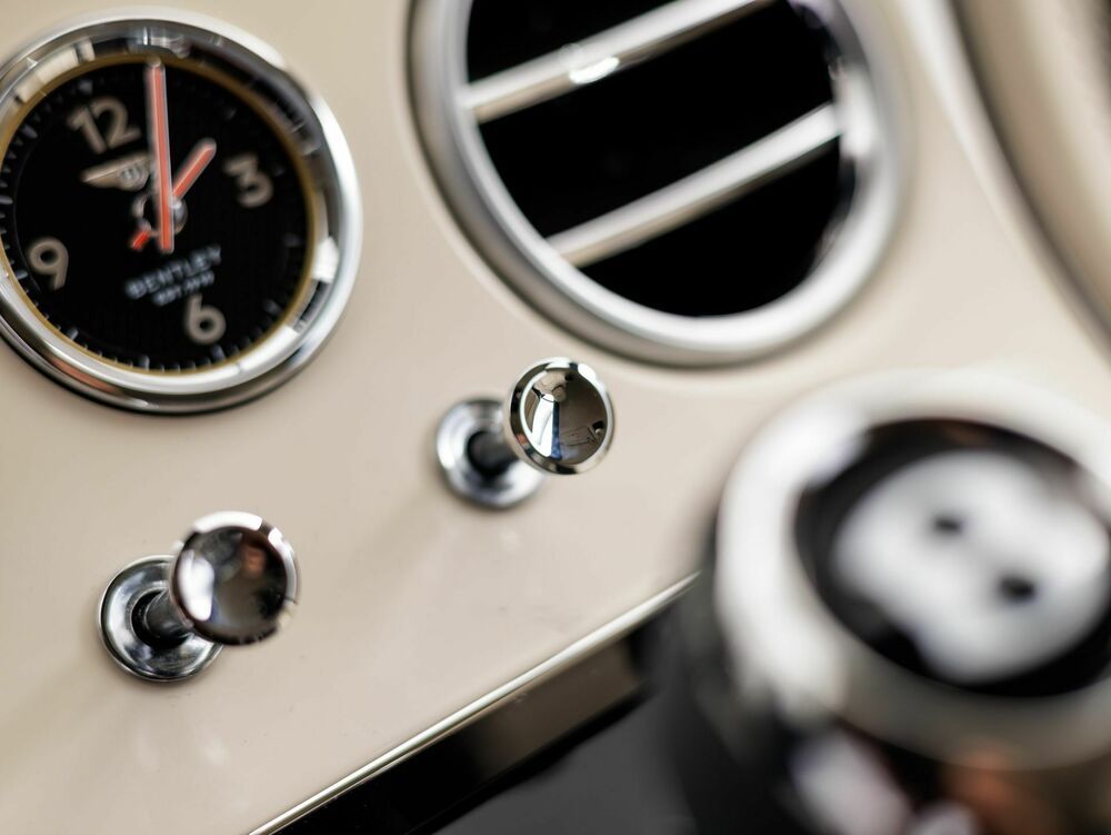 Bentley Continental 2025